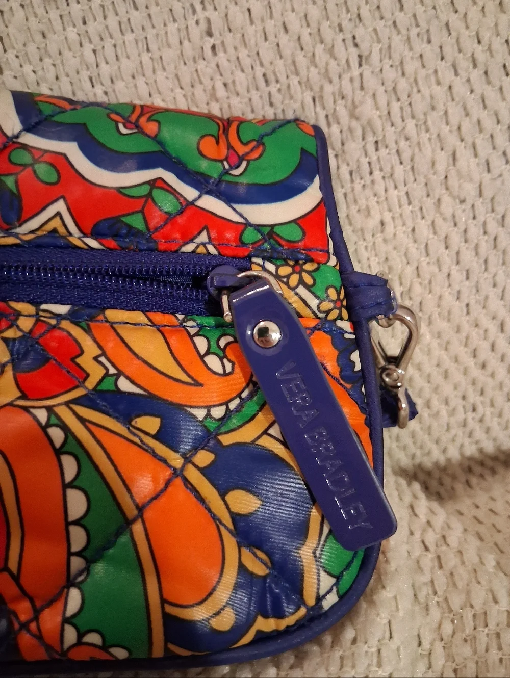 Vera Bradley Puffy Venetian Paisley Wristlet With Strap. - Picture 5 of 11